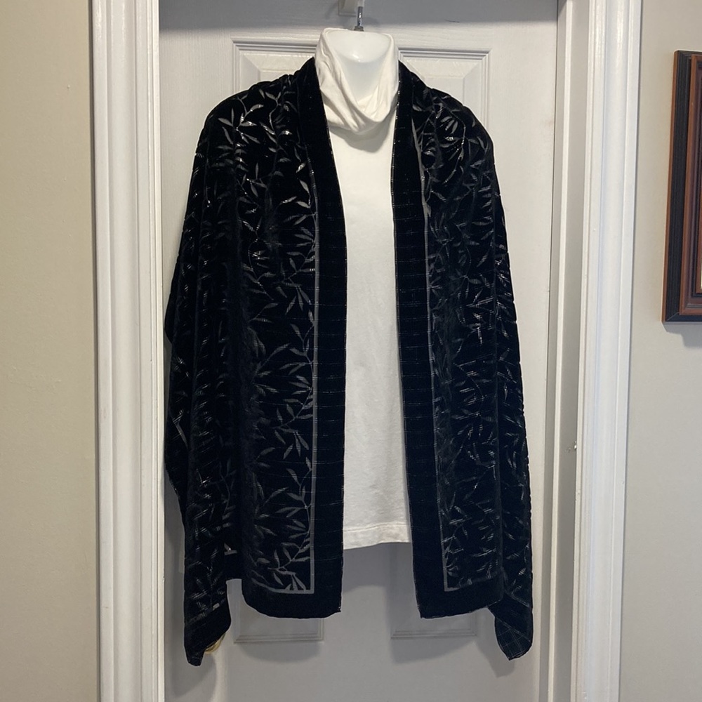 NWOT - Black Velvet Pashmina Shawl Silver Thread Embossed Bamboo Floral …